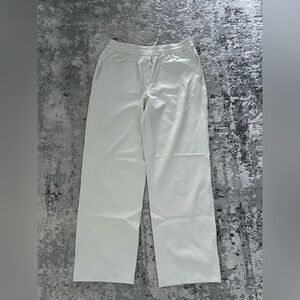 NWOT lululemon mid rise straight leg pant size M in bone